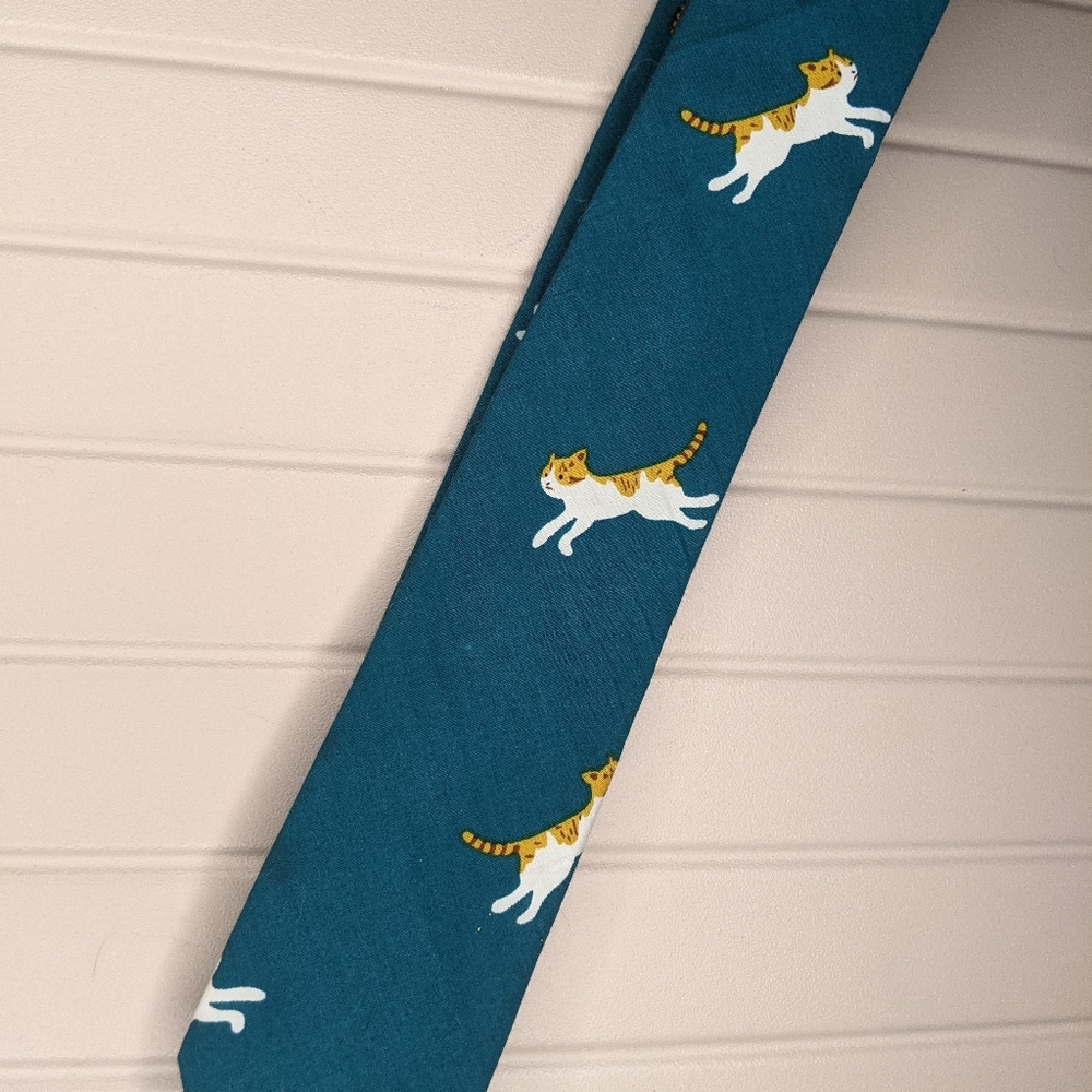Cat Tie